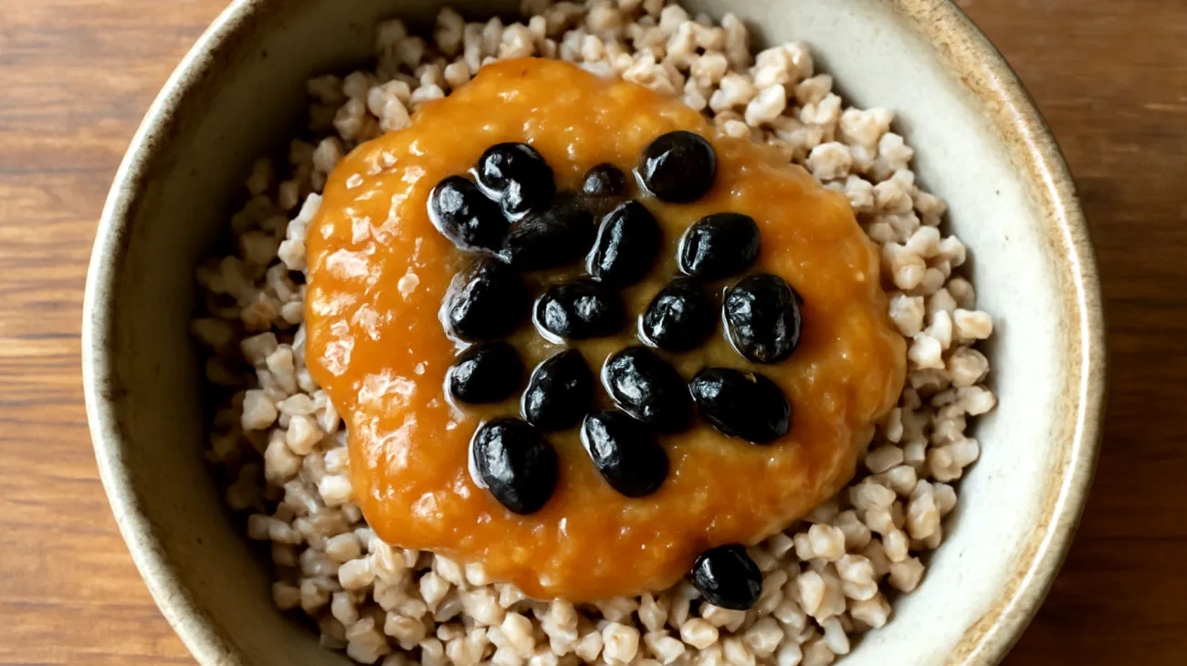 Buchweizen-Miso-Bowl mit fermentierten Schwarzbohnen"